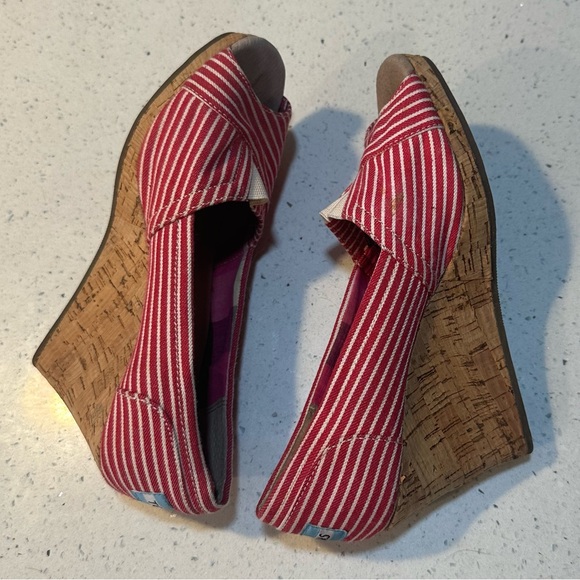 TOMS striped cork wedges - size 6 - Picture 5 of 12